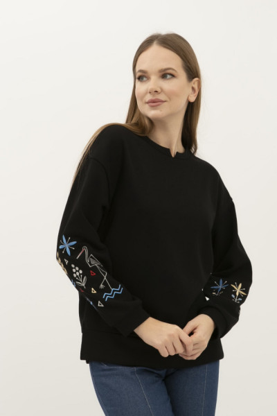 Світшот чорний трикотажний з вишивкою на рукавах Лелека 2