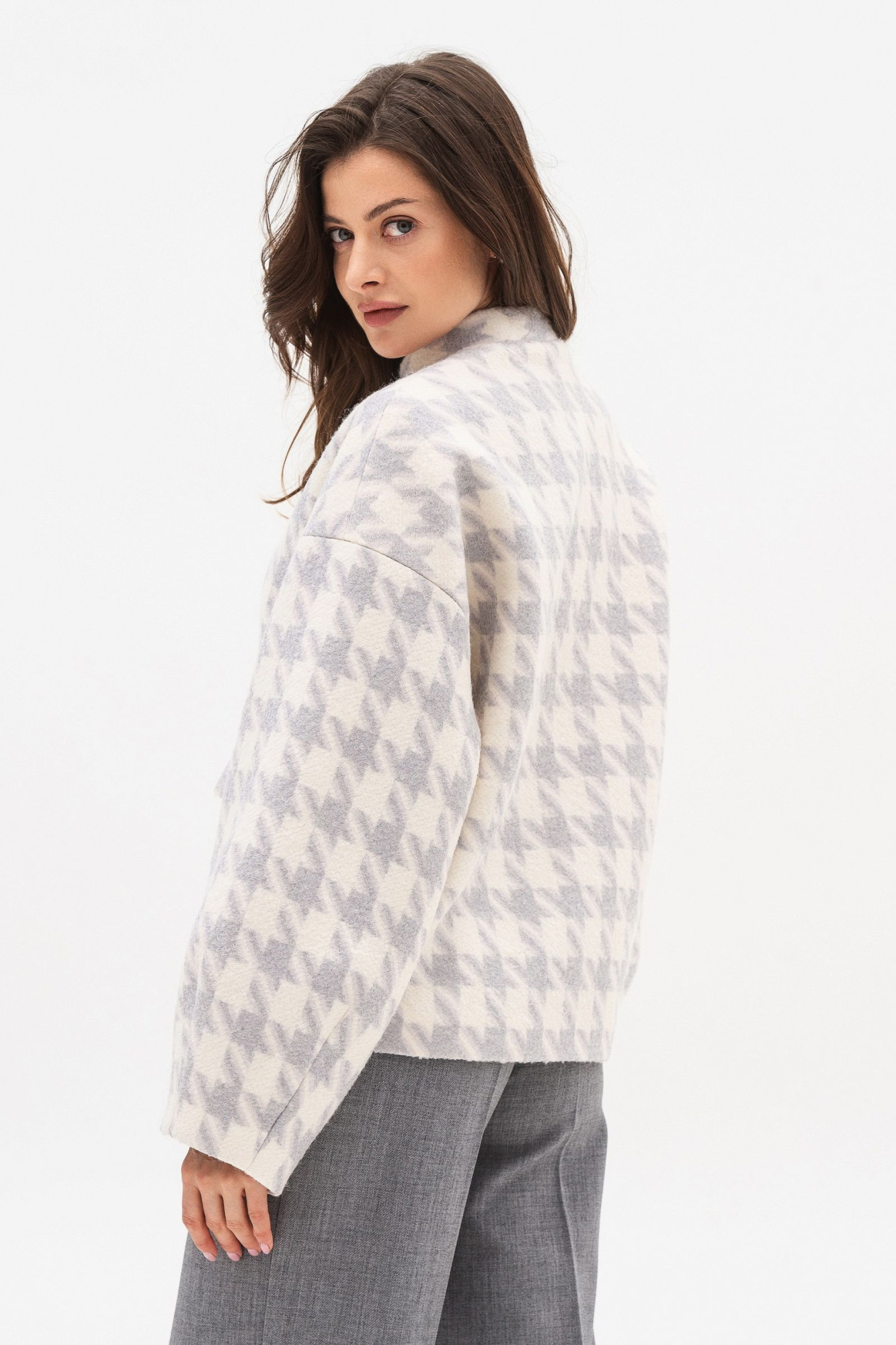 Демісезонна куртка - бомбер  з довгими об'ємними рукавами Літіка