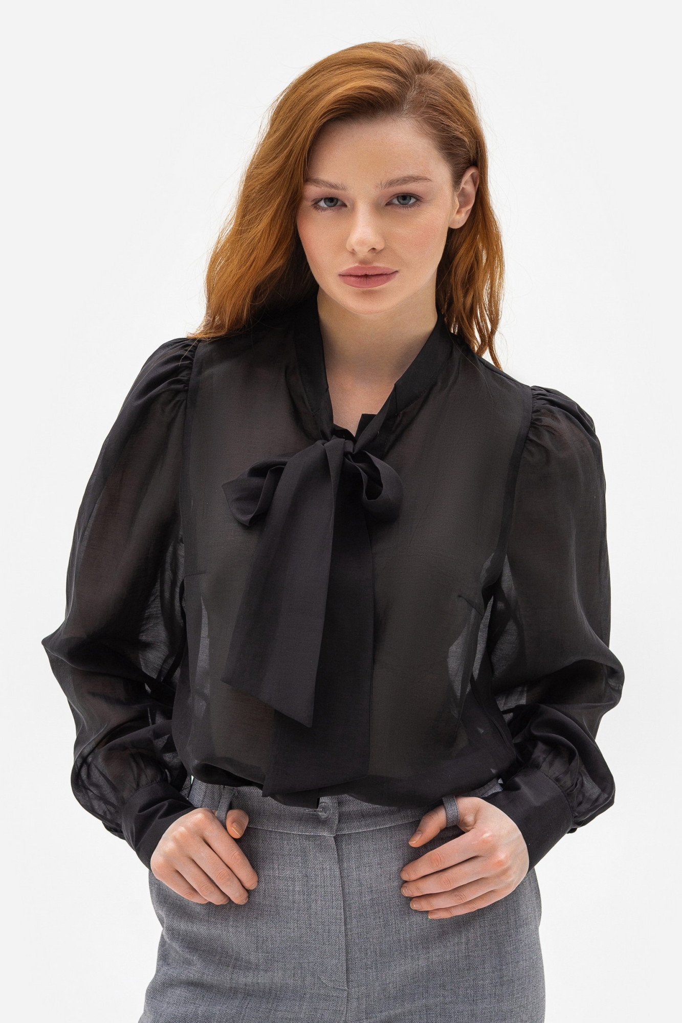 Напівпрозора блуза вільного силуету чорного кольору Астрея 03