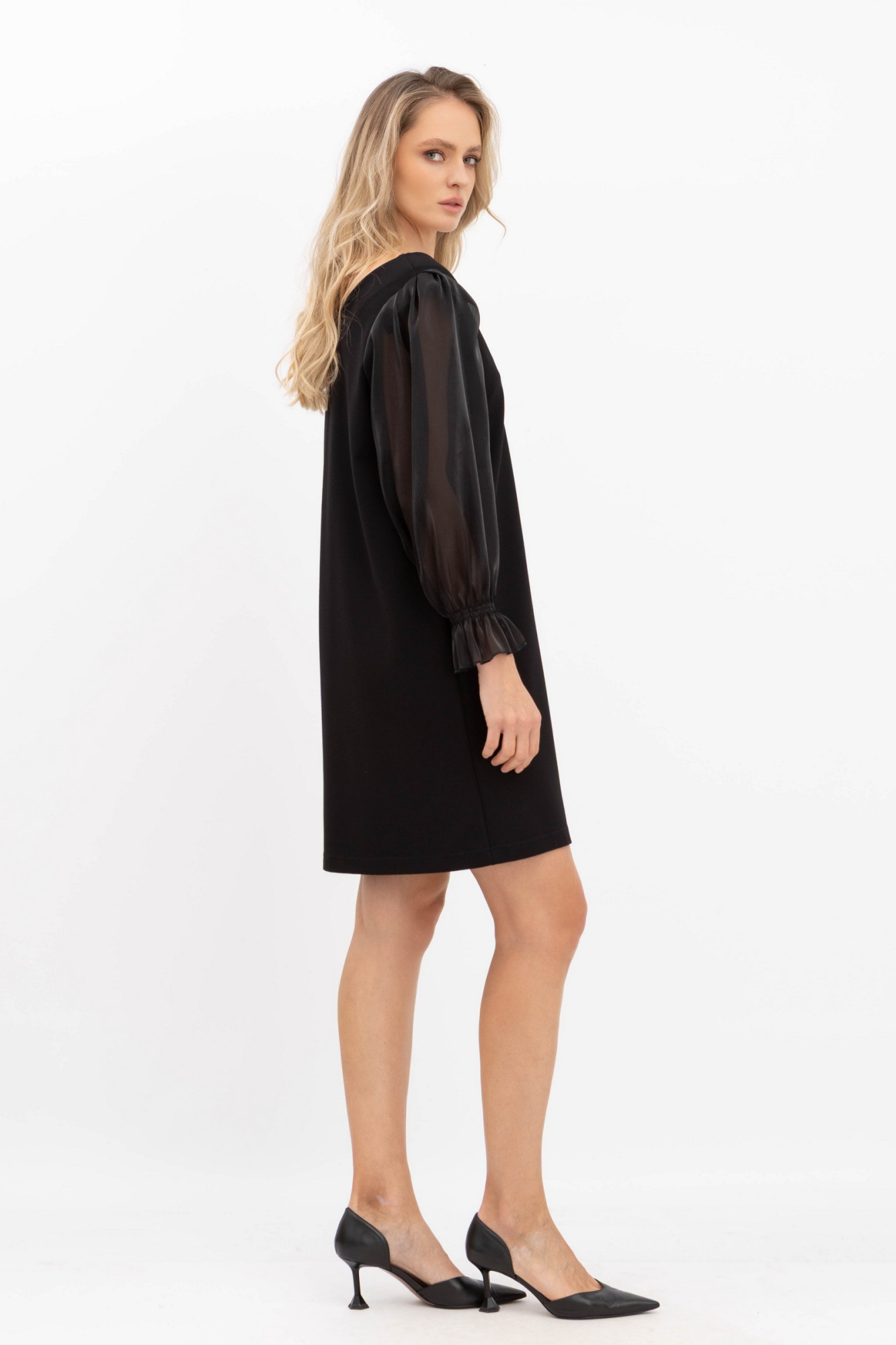 Трикотажна чорна мінісукня Контес