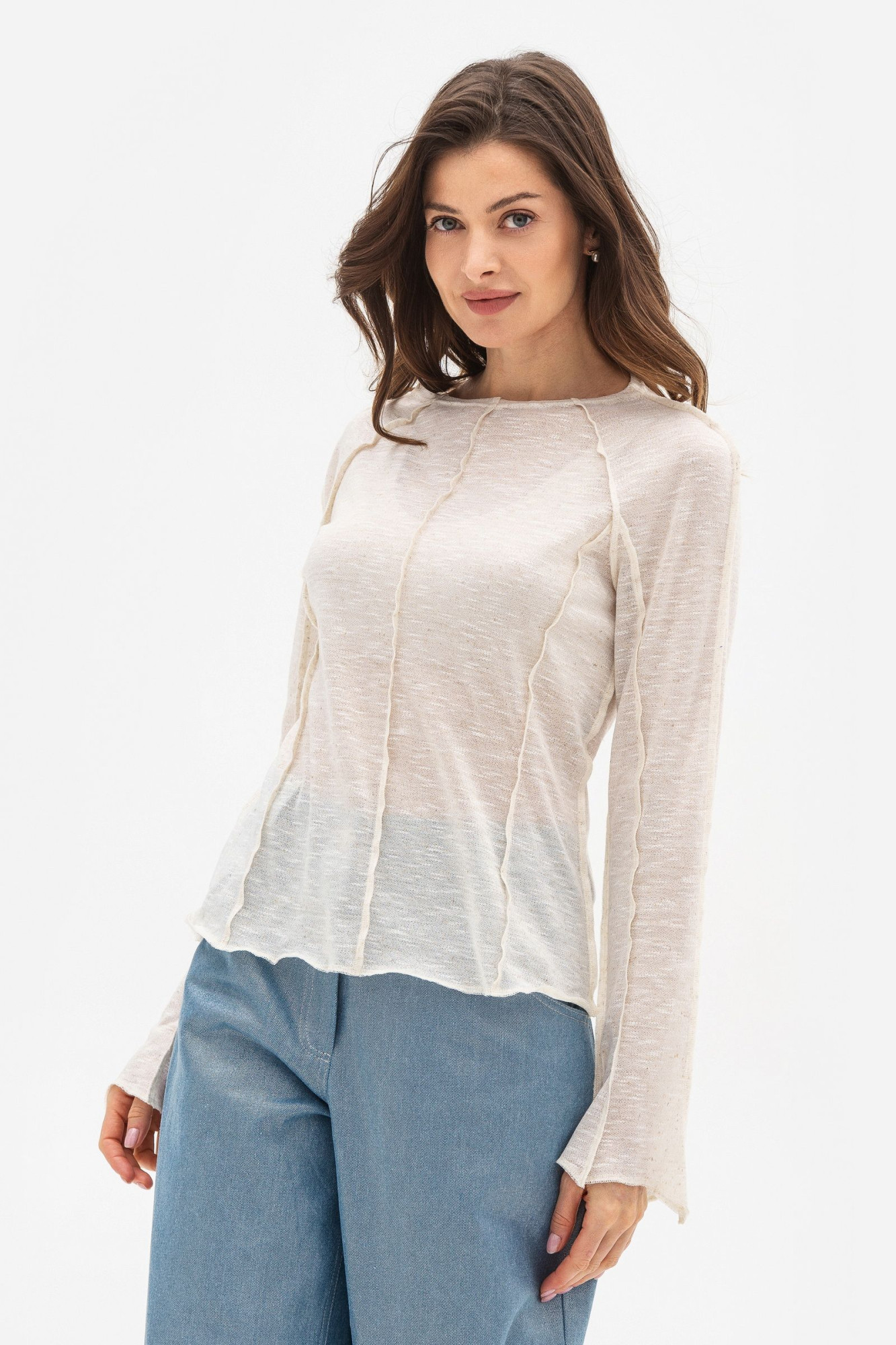 Трикотажний лонгслів напівприталеного силуету бежевого кольору Фоніка