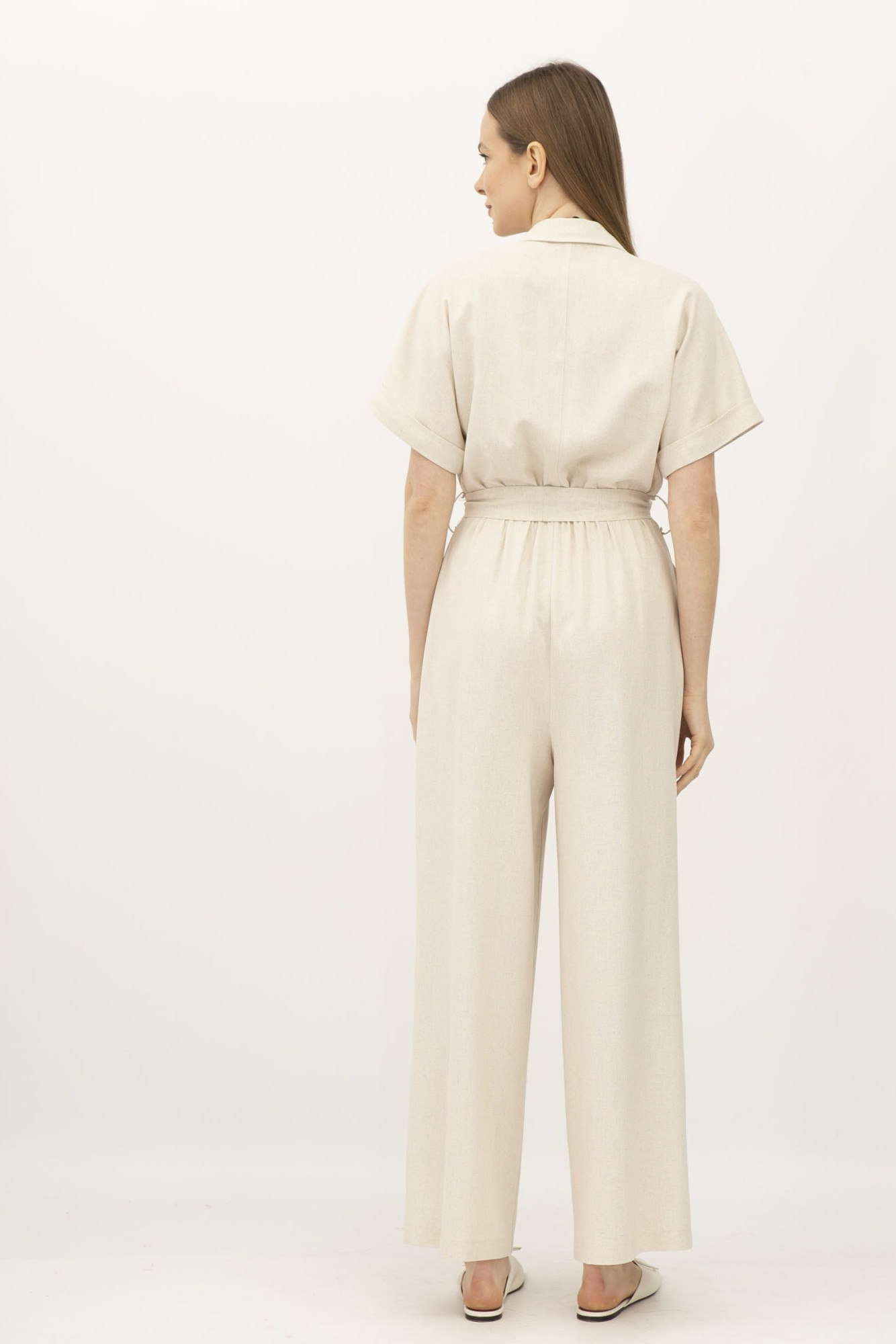 Лляний бежевий комбінезон вільного силуету та широкими брюками Тімал