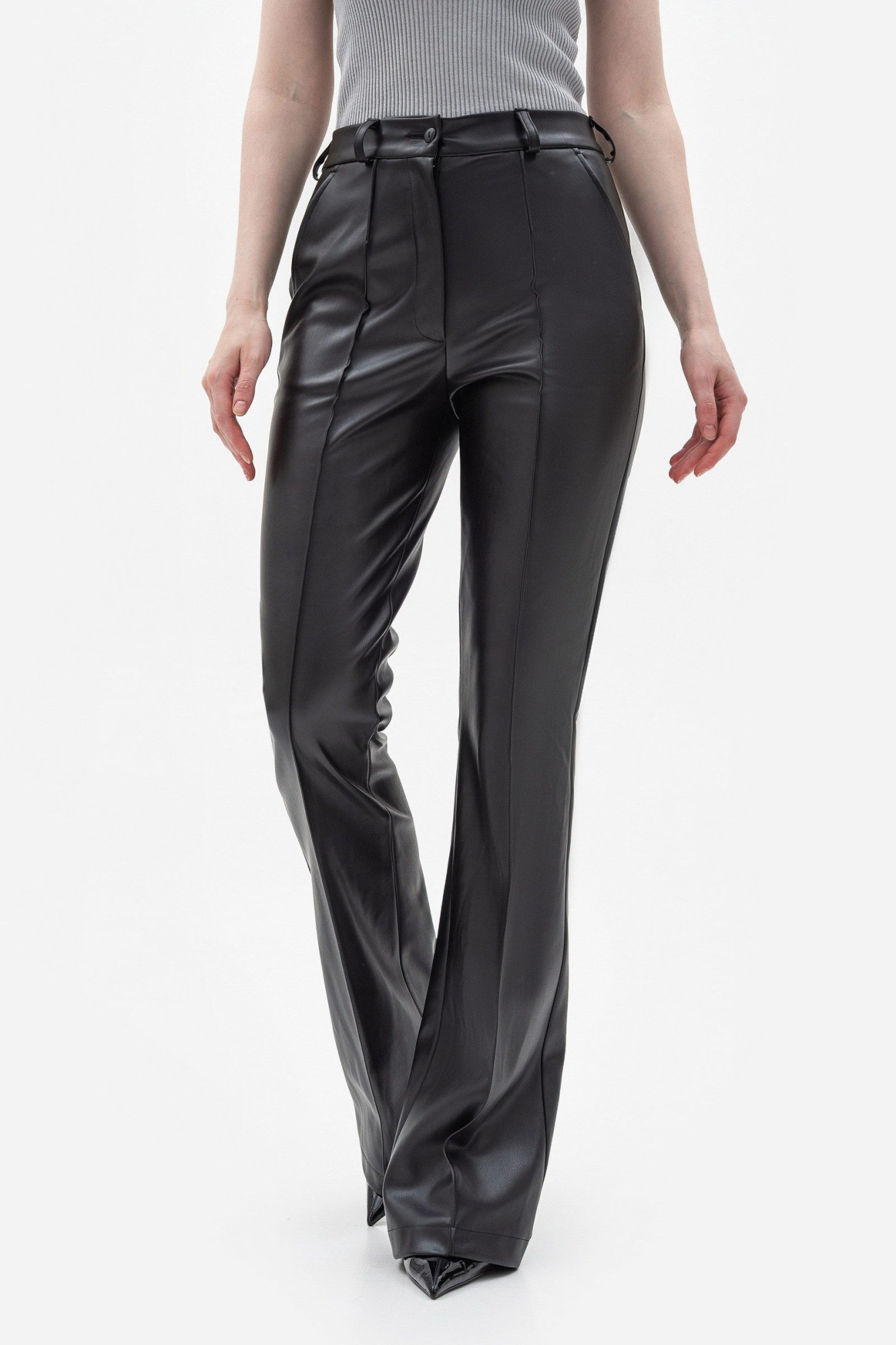 Чорні брюки кльош з екошкіри Фентел