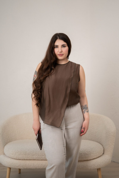 Літня блуза прямого крою без рукавів коричневого кольору Гріджи 11