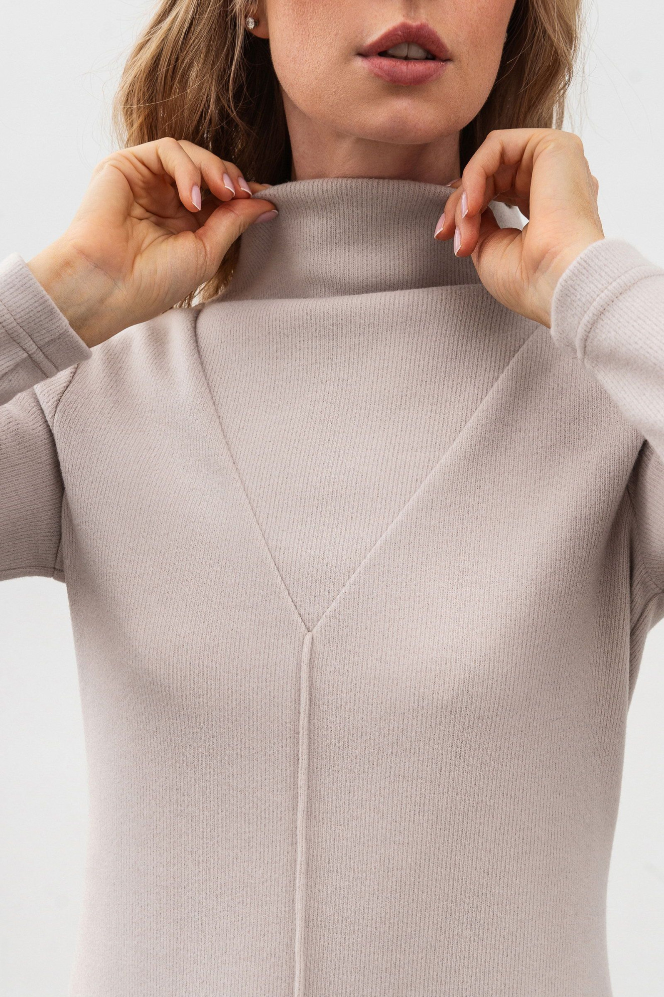 Бежева трикотажна сукня довжини міні Ліам 01