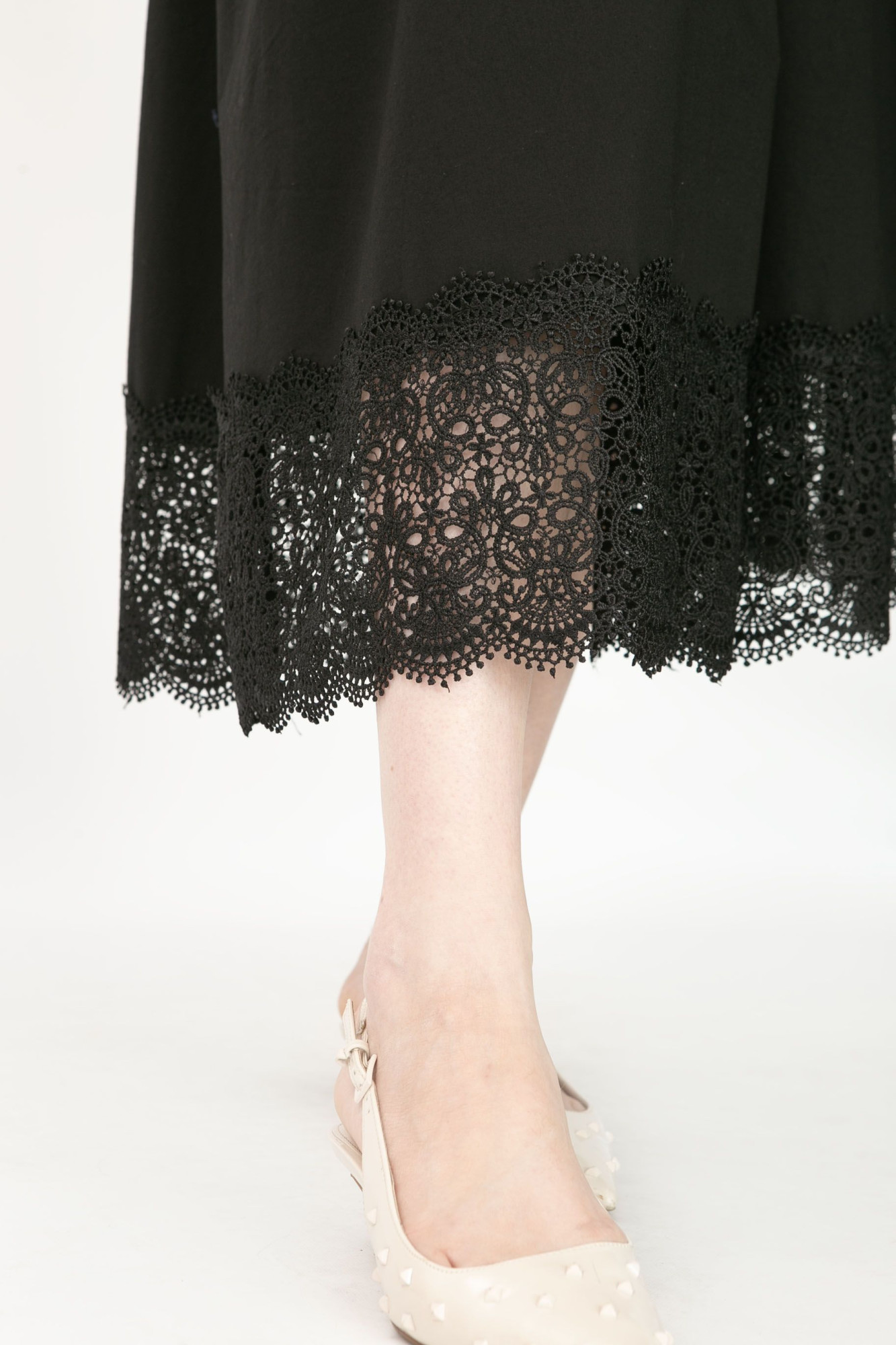 Чорна сукня міді силуету трапеція з мереживом по низу Вайлен