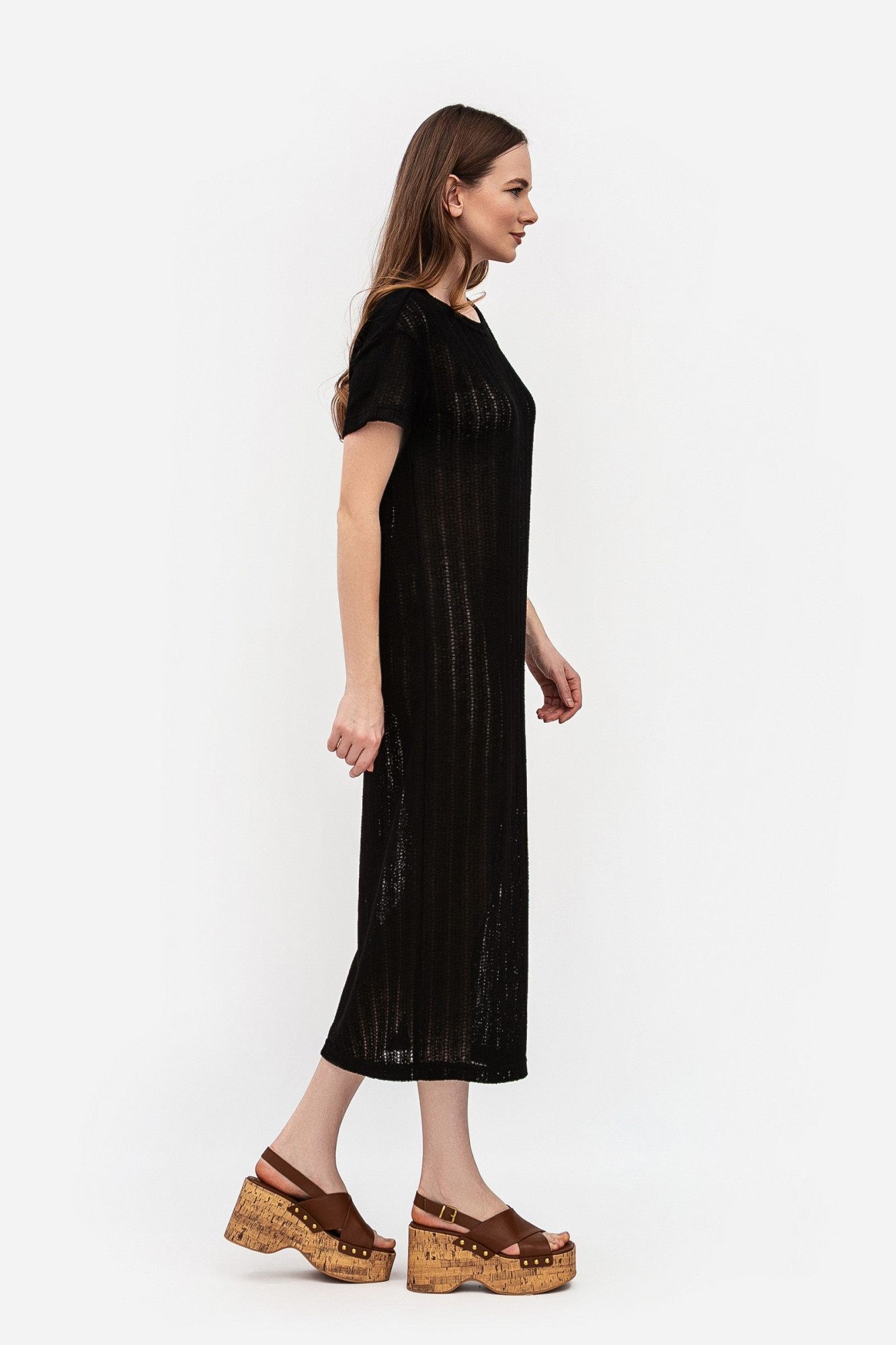 Трикотажна сукня  довжини міді з коротким рукаво чорного кольору Екліна 11