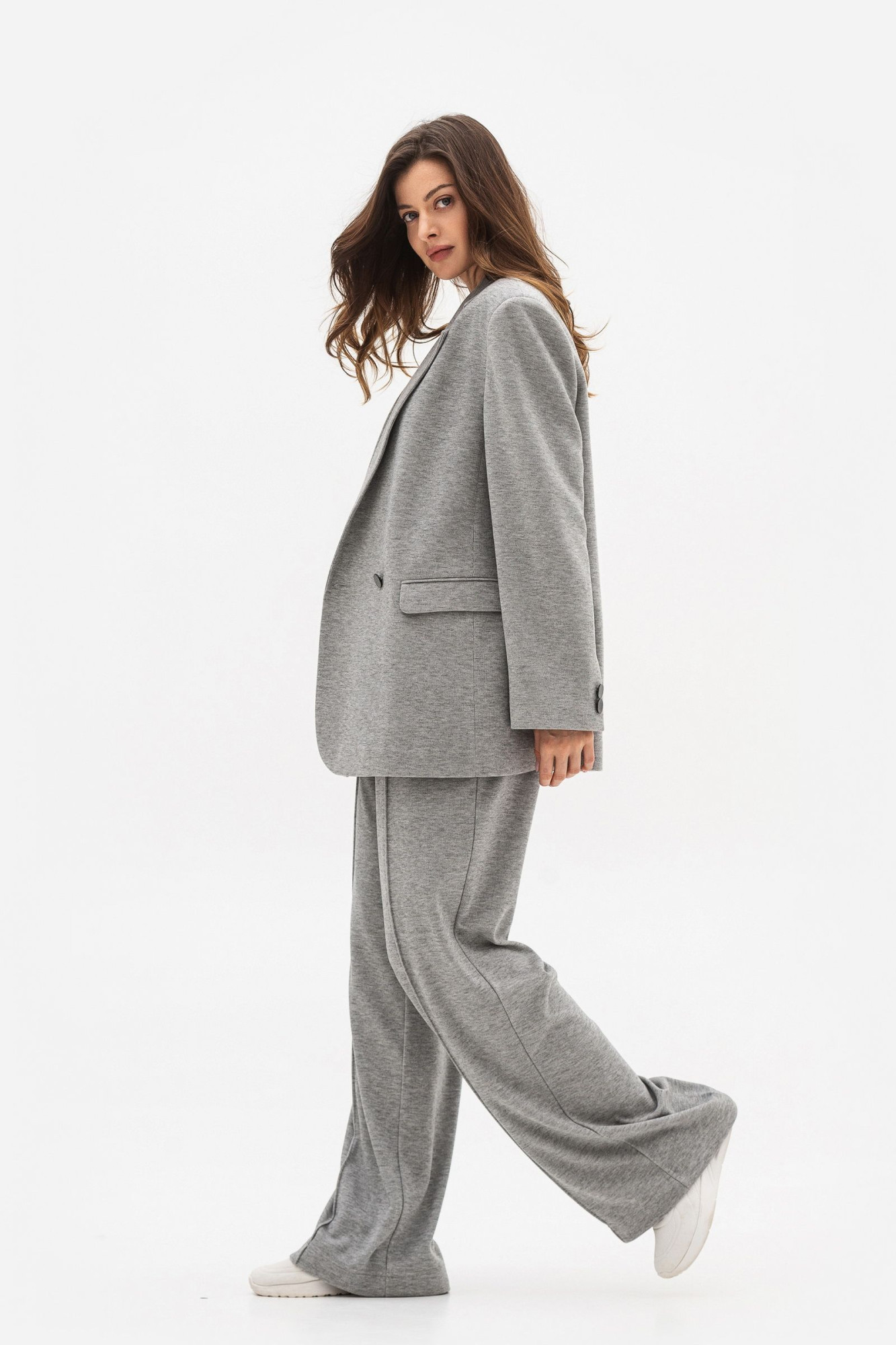 Двобортний жакет з трикотажу сірого кольору Сурена