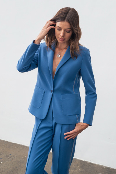 Однобортний жакет блакитного кольору з накладними кишенями Мішель 01