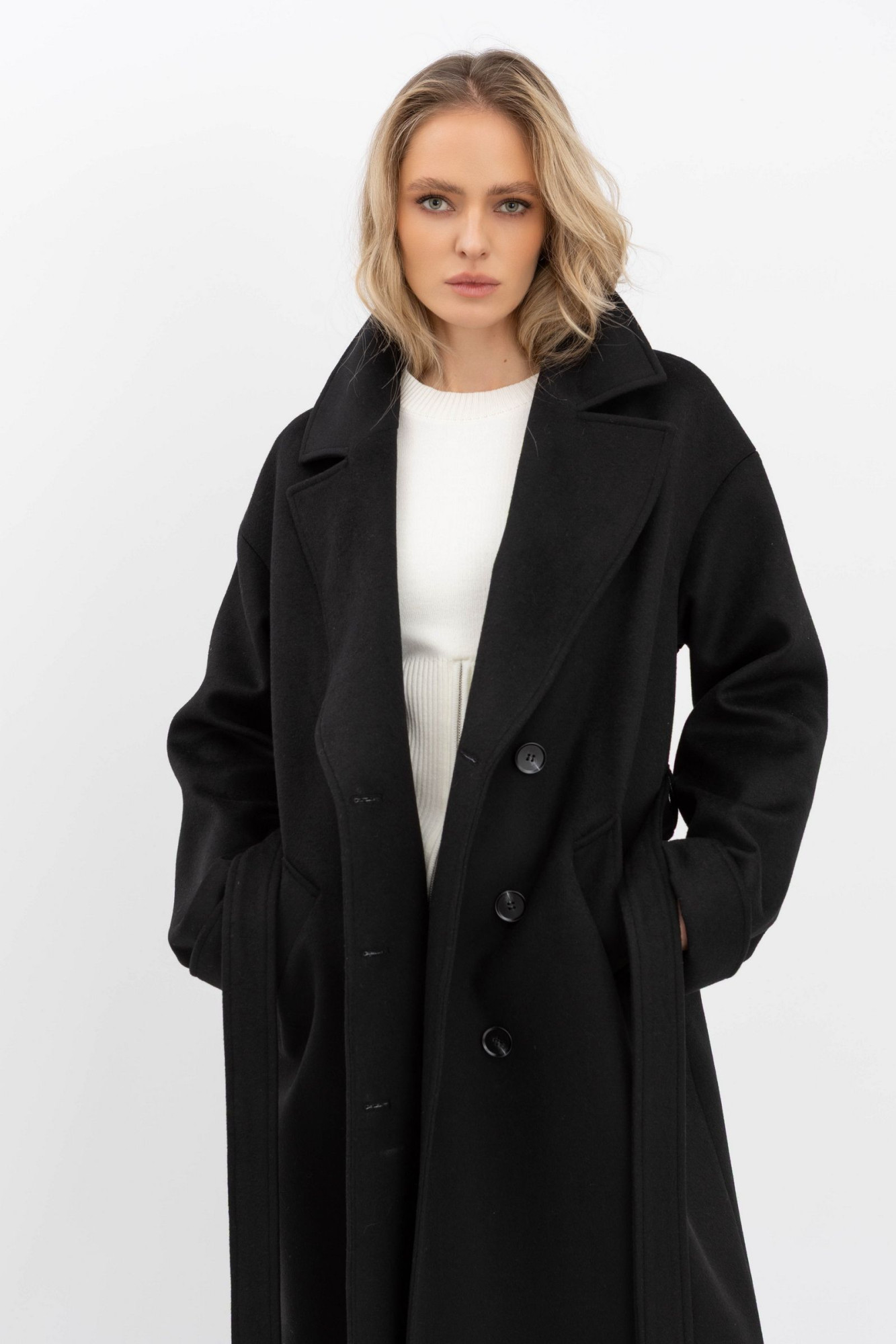 Класичне двобортне пальто чорного кольору 770/2025