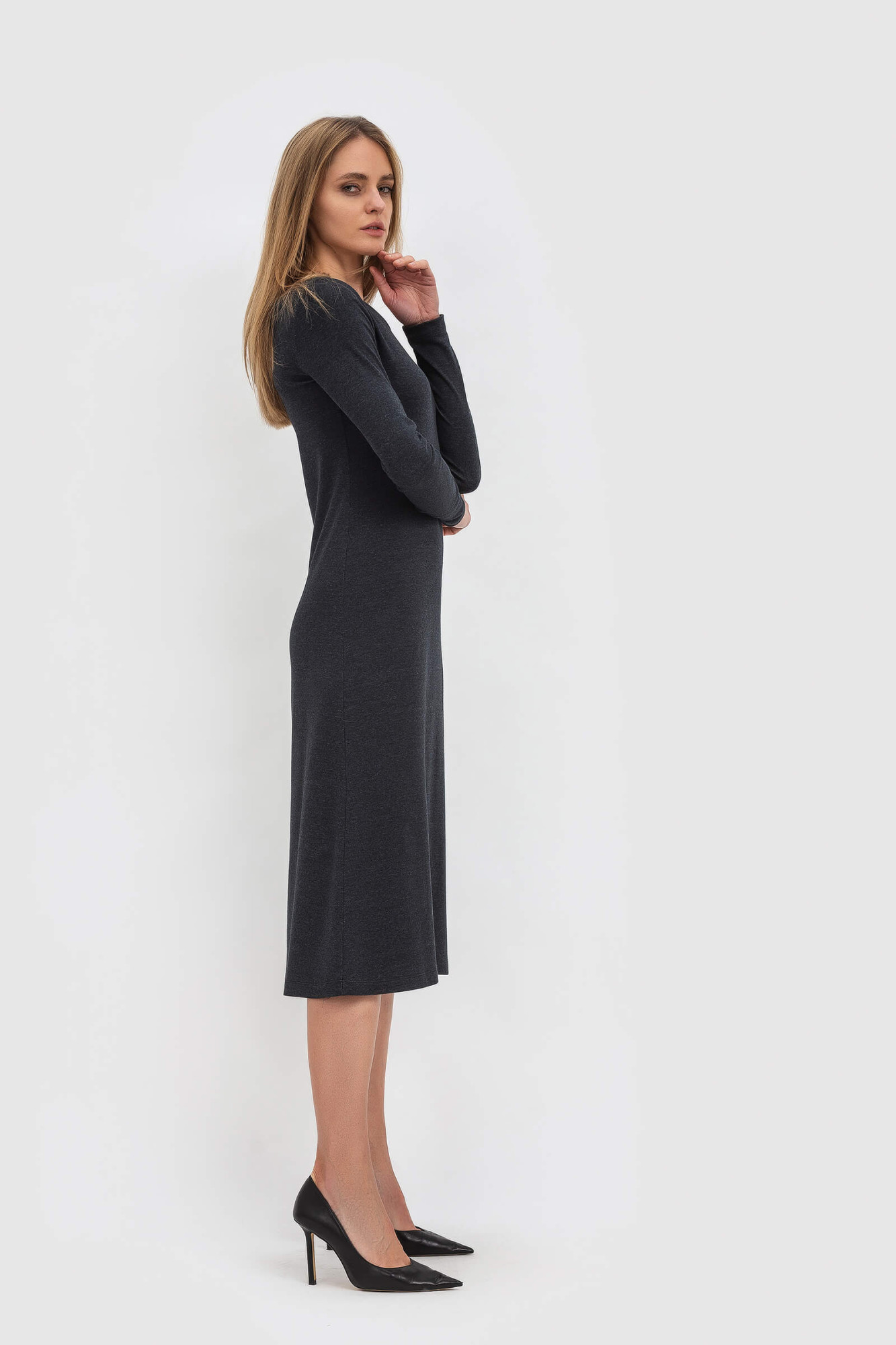 Сукня прилеглого силуету з трикотажу чорного кольору Кендіс