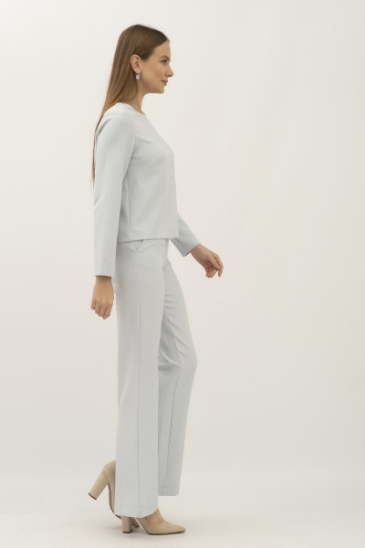 Жіночий блактиний костюм з блузою та штанами Тєміт 04