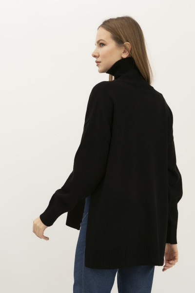 Трикотажний чорний джемпер з глибокими боковими розрізами 23207400