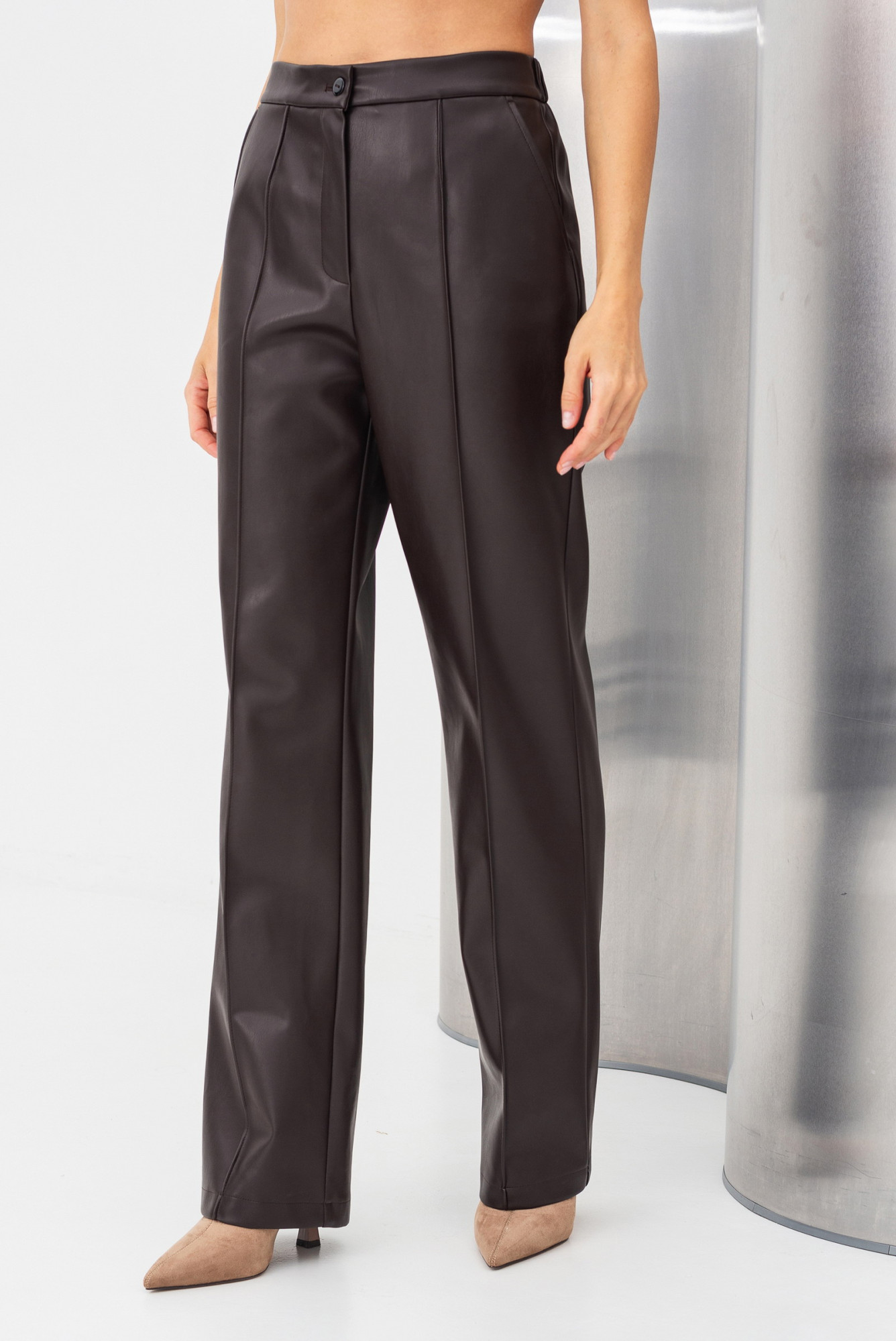 Брюки з еко шкіри коричневі прямого силуету Дален 01