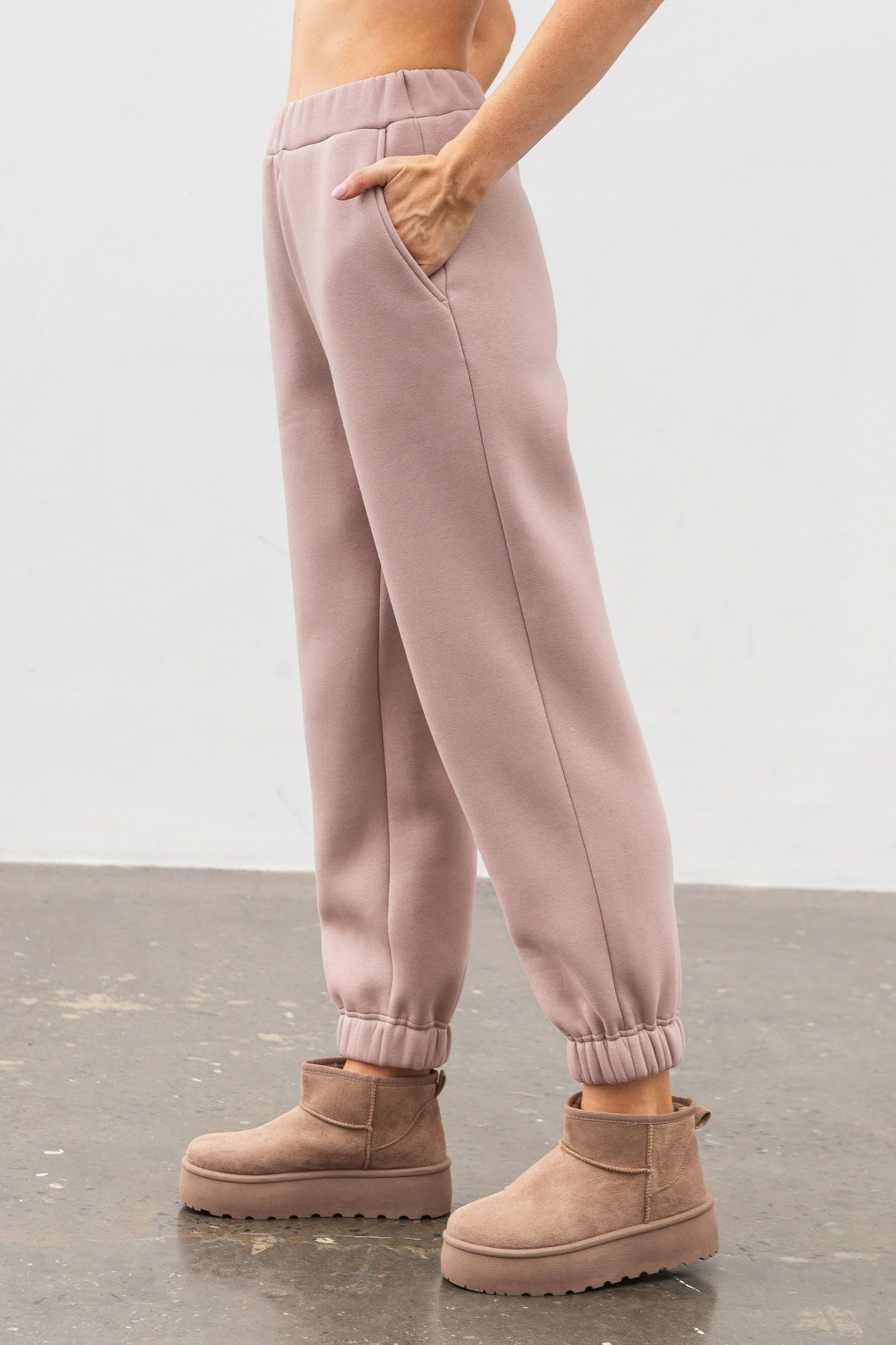 Трикотажні штани пудрового кольору Делін 03